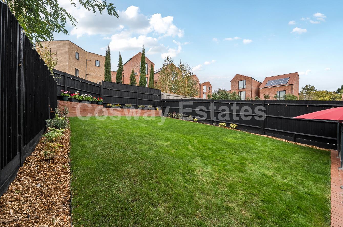 Peter Collinson Vale, Mill Hill
